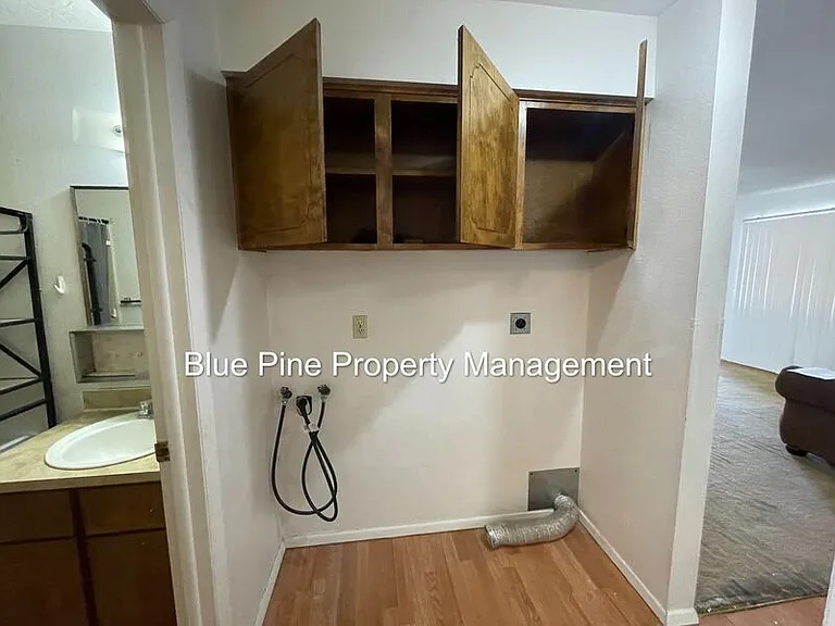 1474 Benton St #8 — Photo 6