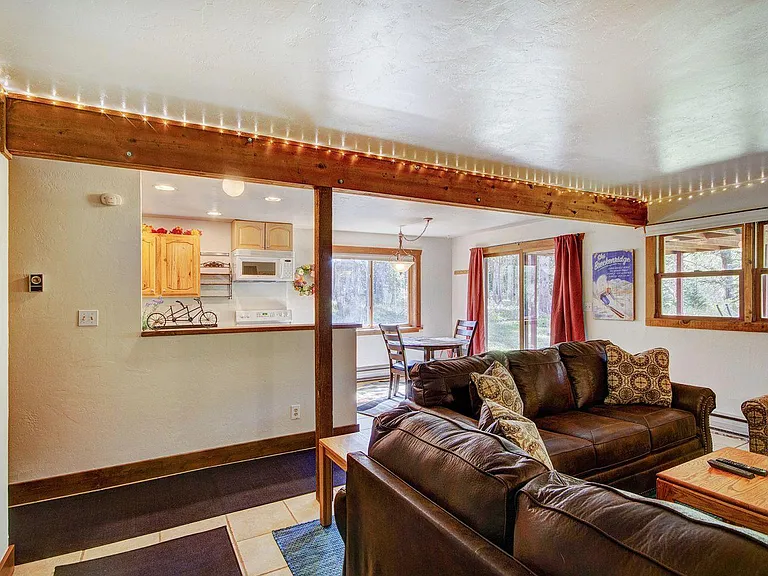 537 Blue River Rd — Photo 8