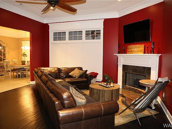 3rd image of 1525 Edward Cir