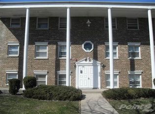 4052 Charleston Rd APT 2W, Matteson, IL 60443