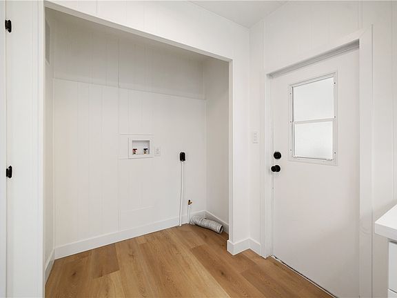 4th image of 9080 Bloomfield Ave