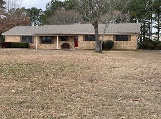 2402 W Plainview St, Hope, AR 71801