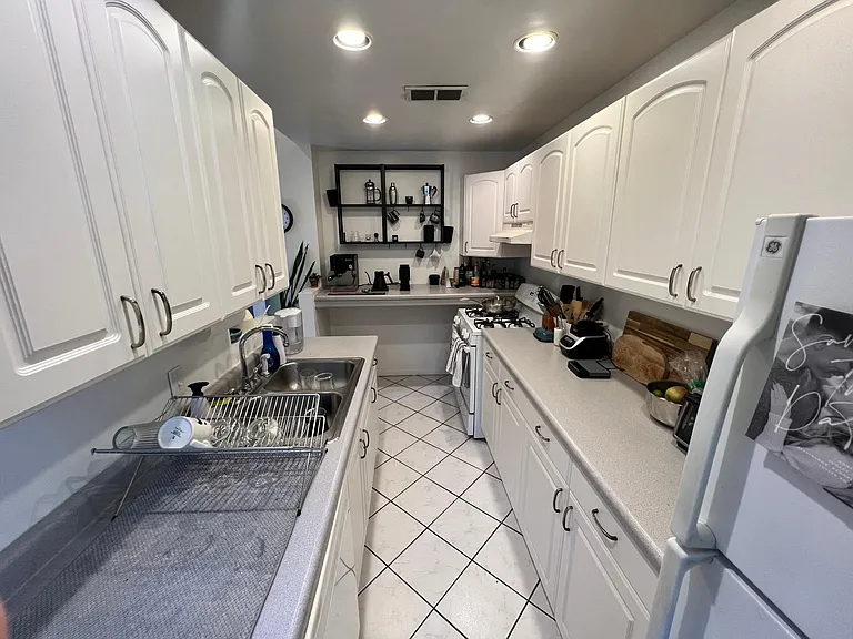 700 W Schubert Ave #2-F — Photo 24