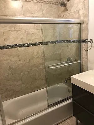 Rented by Bouklis Group | media 11