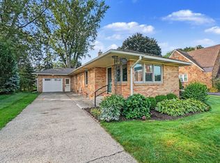 24 E 32nd St, Holland, MI 49423
