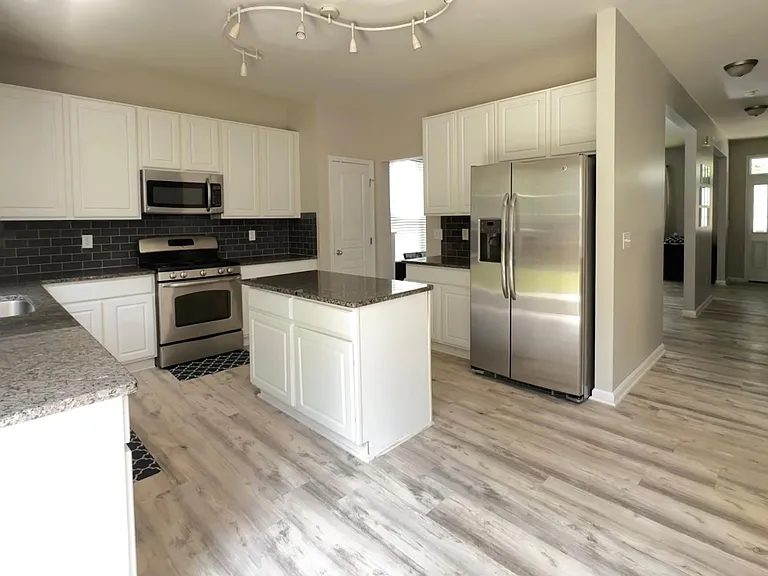 231 Stobhill Ln — Photo 8