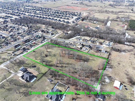 2nd image of 924 Hickman Dr