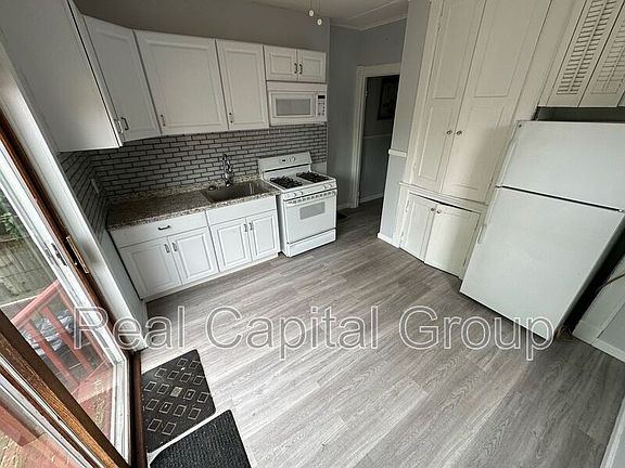 4th image of 12 Manning Sq Floor 1