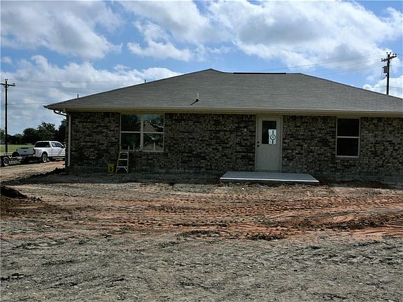 4th image of 4047 Apache Cir