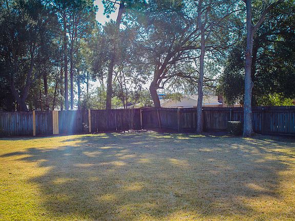 4th image of 311 Saint Andrews Dr
