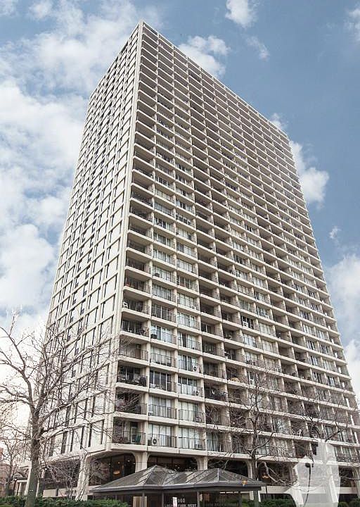 1st image of 1960 N Lincoln Park W APT 305