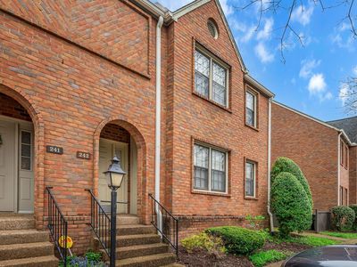 242 Westchase Dr, Nashville, TN, 37205