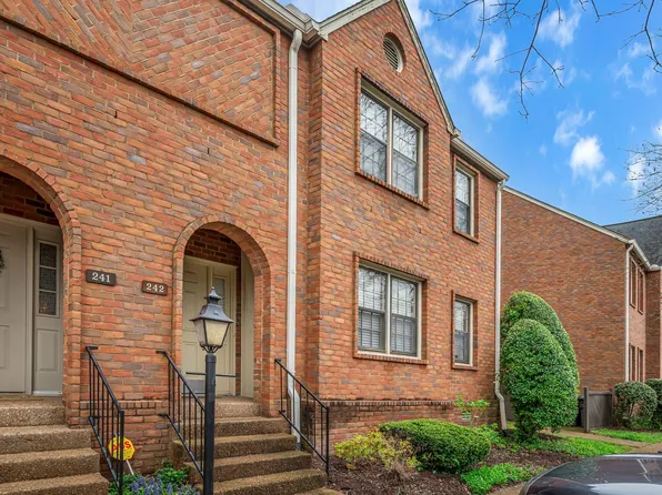 242 Westchase Dr, Nashville, TN 37205