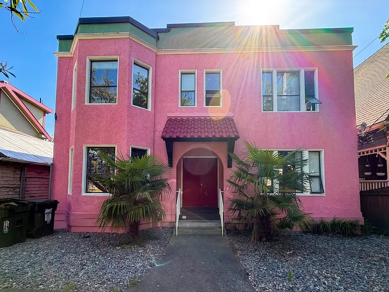 Rosada Apartments — Photo 22