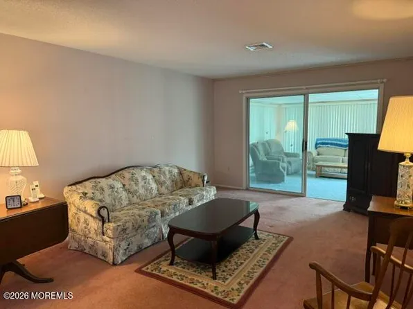 339B Quinton Drive, Monroe, NJ 08831