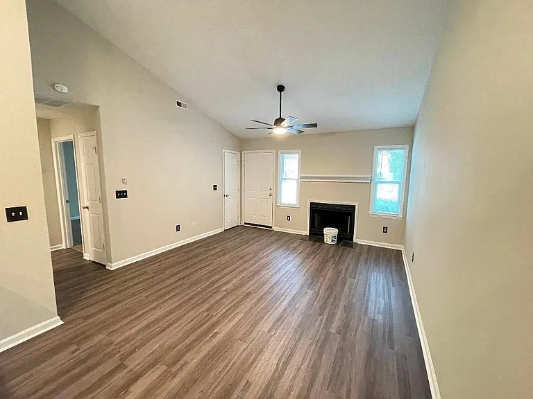 3311 Brookline Ct — Photo 9