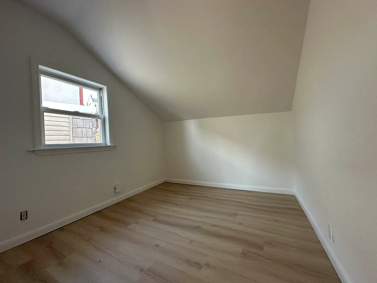102 Java Street — Photo 4