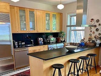 Rented by Nest Seekers International