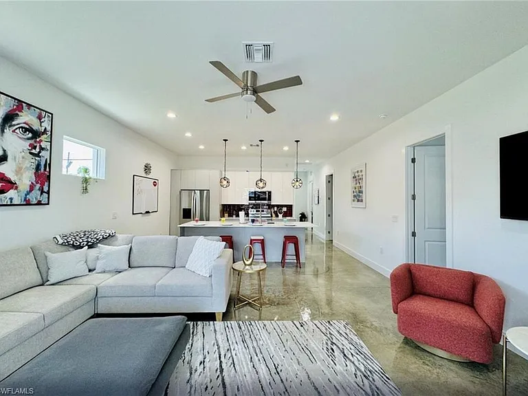 2479 Shadowlawn Dr — Photo 16