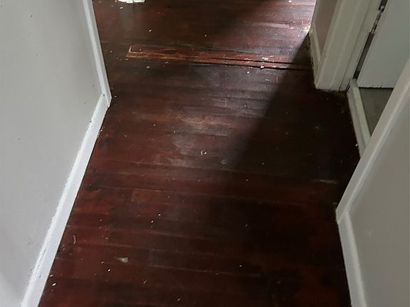 5th image of 351 E Commerce Ave