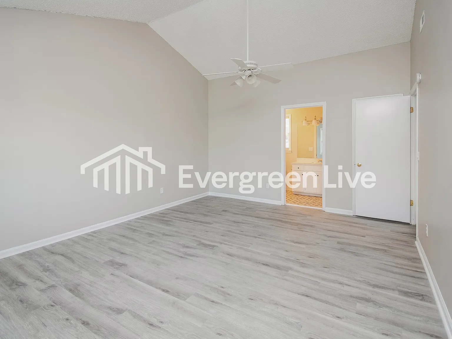 3 bed, 2.5 bath, 1716 sqft, $1,845 — Photo 3