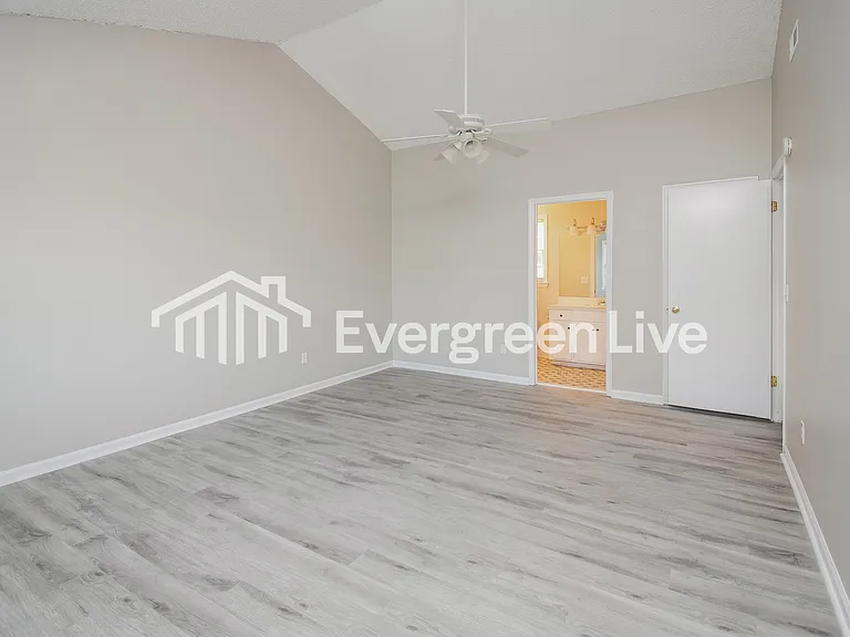 1029 Natchez Trl — Photo 3