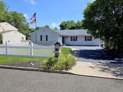 7 Sunset Drive, Bellport, NY, 11713