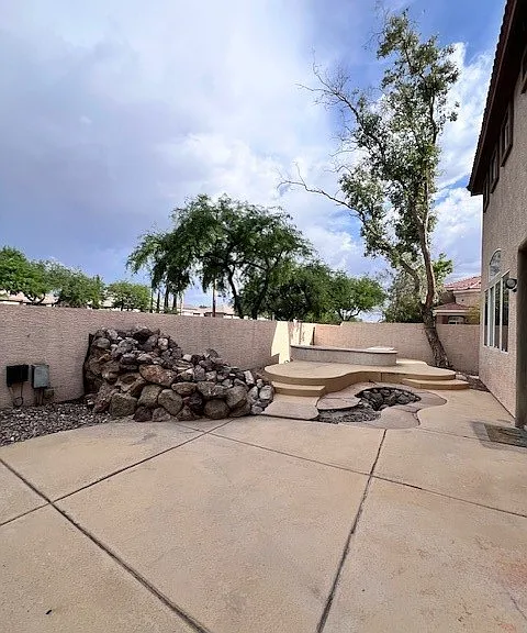 568 Sierra Morena St — Photo 17