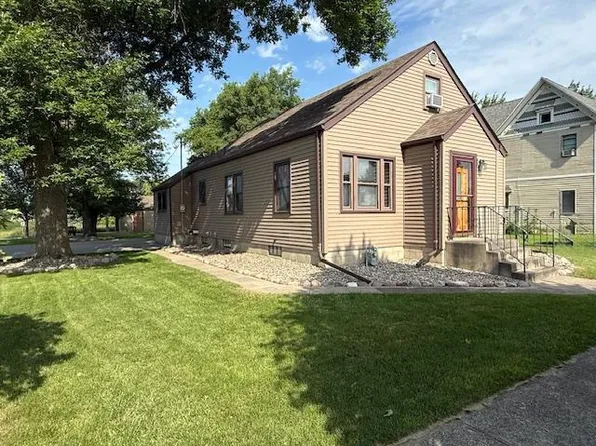 111 S Lake St, Belview, MN 56214