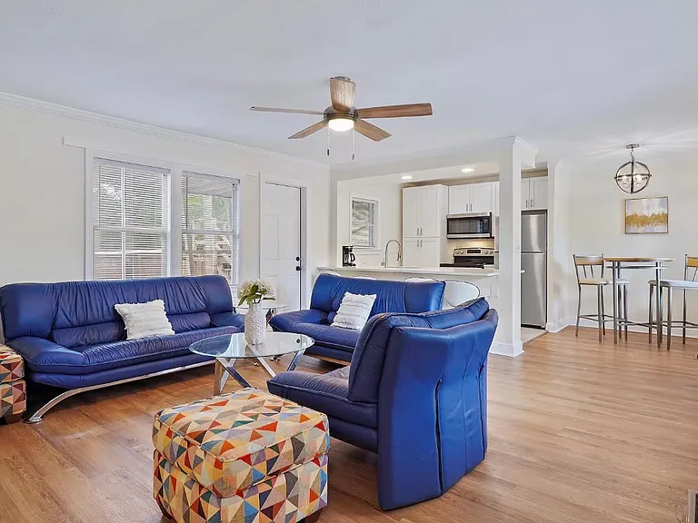 221 S Hale Ave #1 — Photo 1