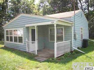 704 Longfellow Ave, Jackson, MI 49202