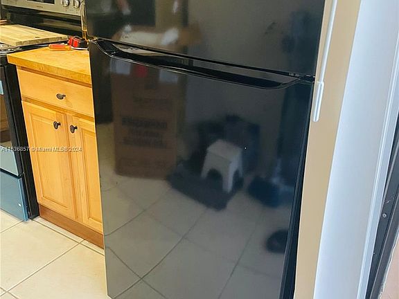 4th image of 10289 NW 33rd St #1