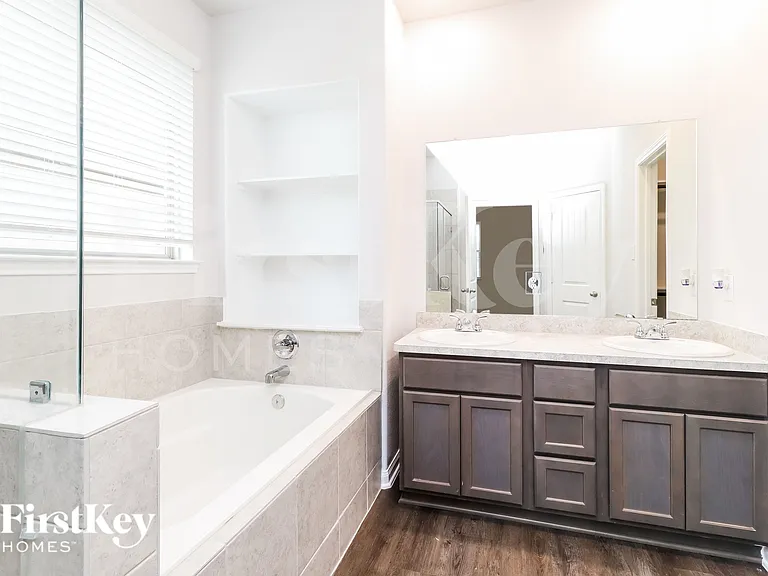 14735 Country Club Rd — Photo 11