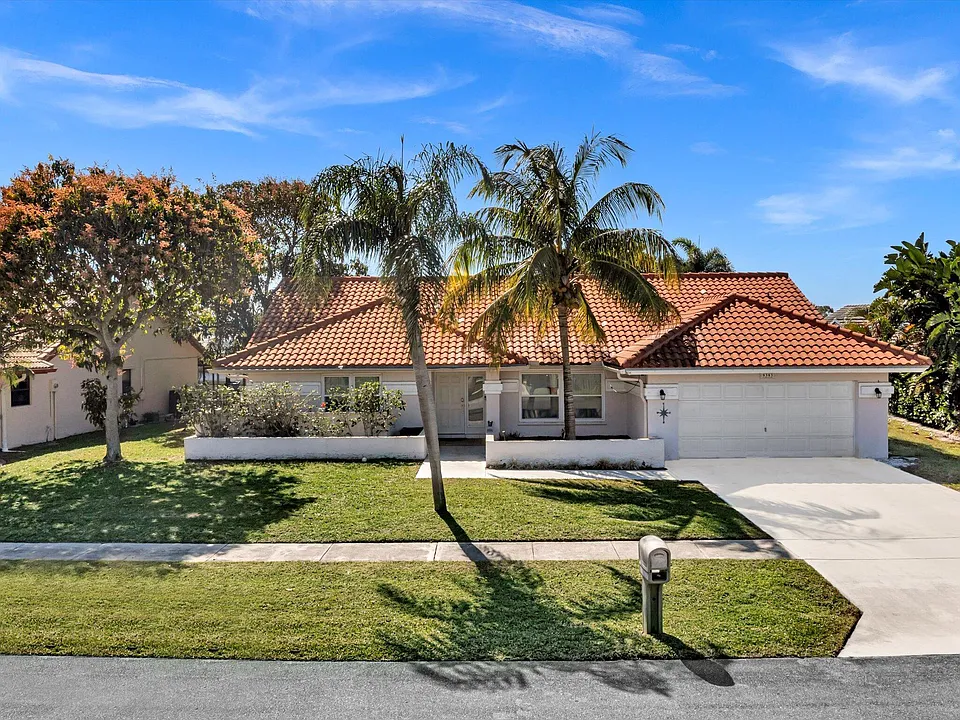 9393 Laurel Green Dr