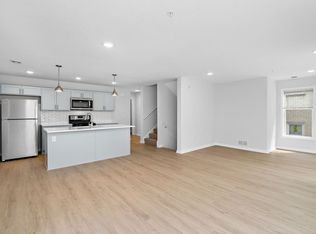 1721 Lagoon Ave FRONT 1717, Minneapolis, MN 55408