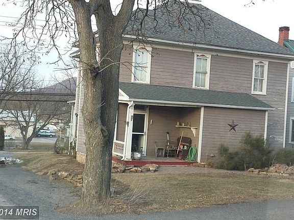 2nd image of 601 Lincoln Way E