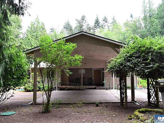 5th image of 111 Cedar Creek Dr