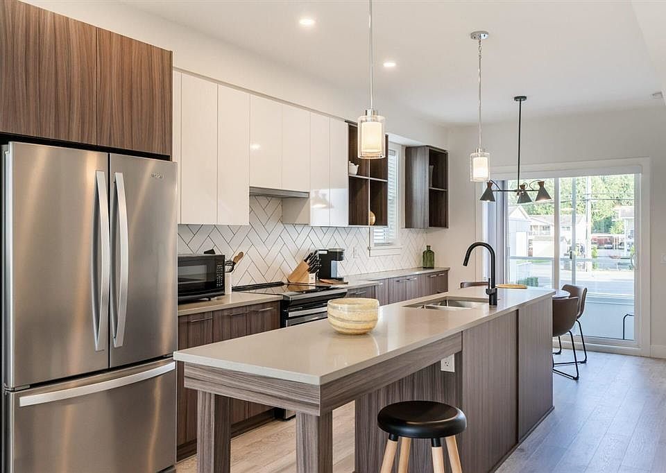 1st image of 2505 Ware St #16