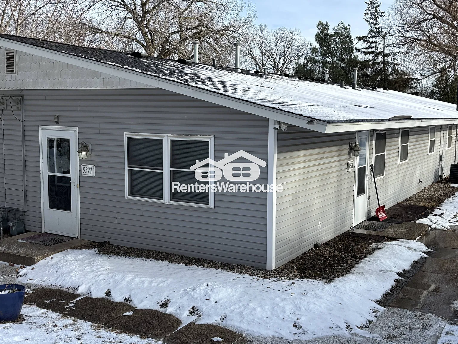 Charming 3 Bdrm / 2 Bath Home in Prior Lake available December 1st — Photo 2