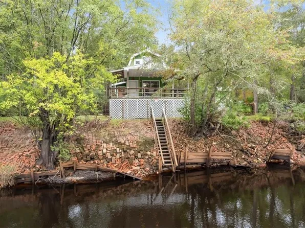 922 Warners Lndg, Hortense, GA 31543