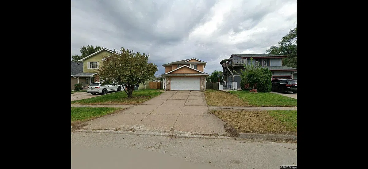 3 bed, 1.5 bath, 1861 sqft, $2,300 — Photo 1