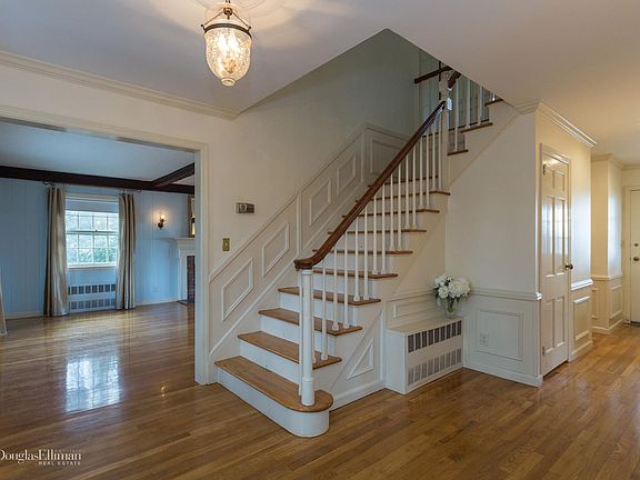 3rd image of 2 Gristmill Ln