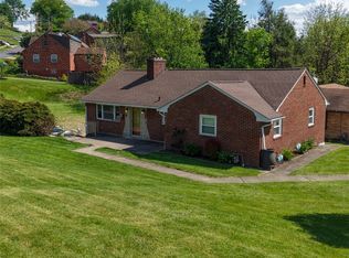 504 Rolling Green Dr, Bethel Park, PA 15102