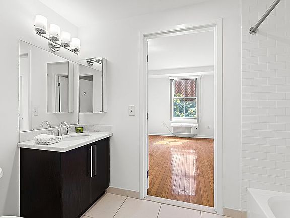 5th image of 149 Essex St APT 4E