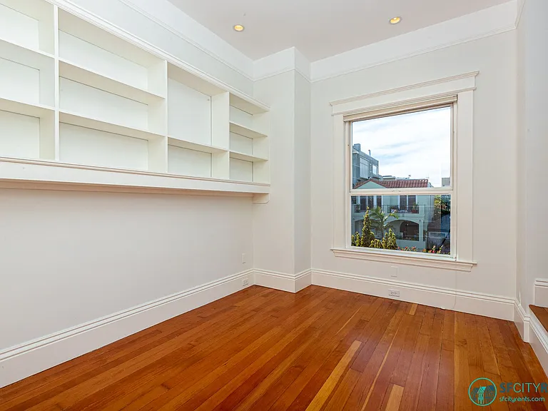 339 Texas St — Photo 17