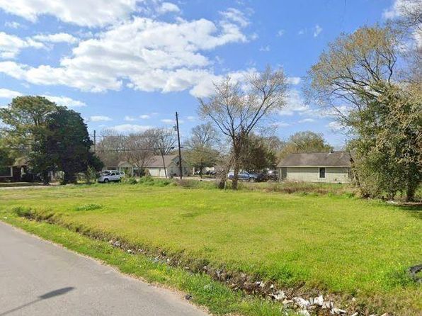 2701 Noble St, Houston, TX 77026