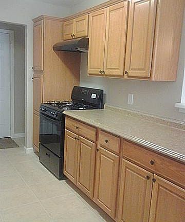3rd image of 4412 Central Ln