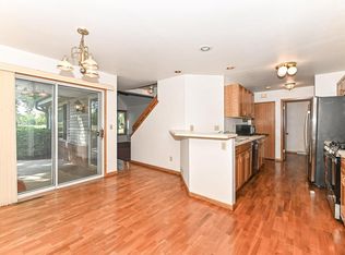 13526 W Fountain Ct, New Berlin, WI 53151