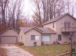 6227 Wildrose Ln, Fort Gratiot, MI 48059