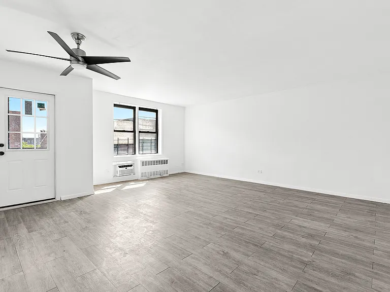 665 Thwaites Pl #6T — Photo 1